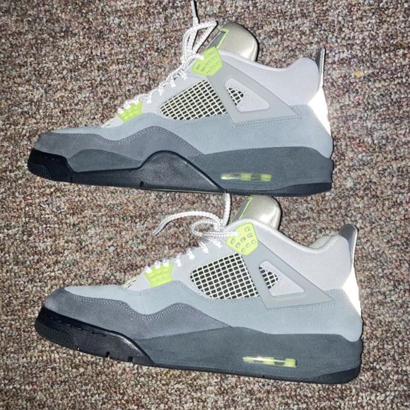 Jordan 4 Retro SE Neon 95 2020